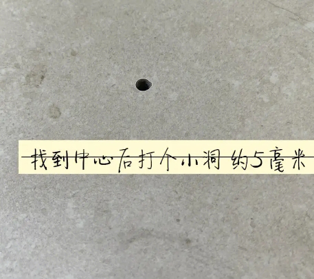 新乡瓷砖空鼓维修公司专业解答在瓷砖铺贴过程中，如果砂料搅拌不均匀，将会带来以下问题